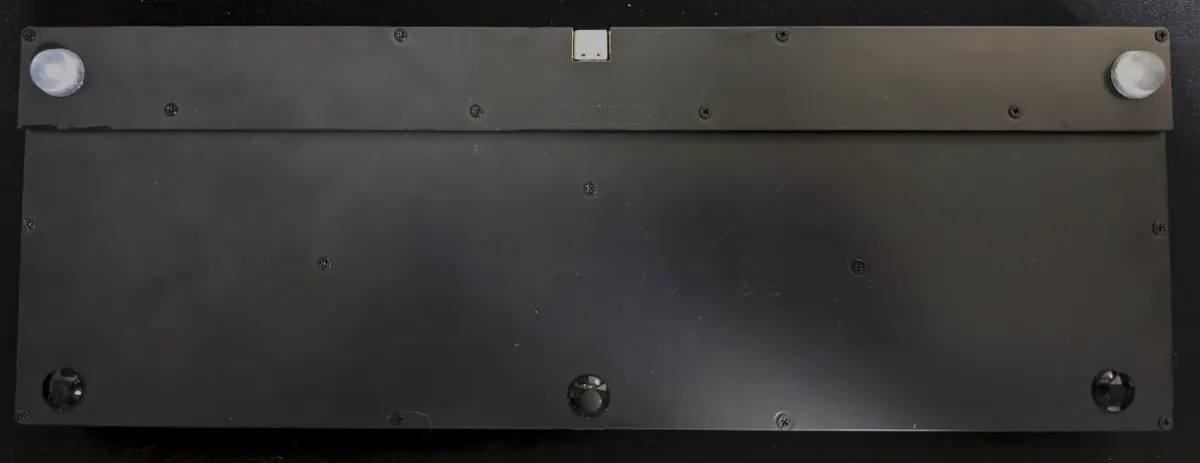 裏面のシリコンクッション